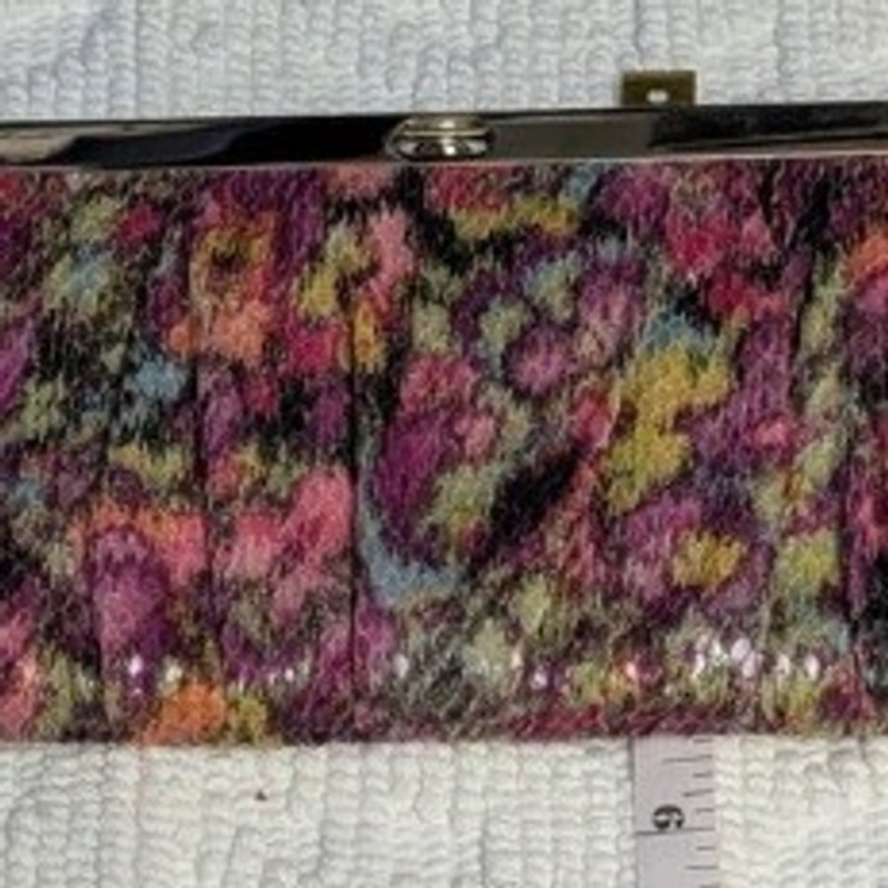 New Directions Multi Color Abstract Print Kiss Lock Wristlet Wallet Clutch